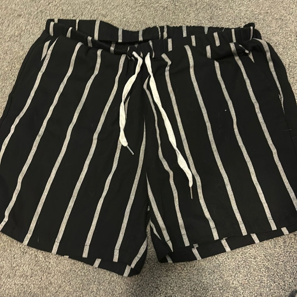 Men’s striped shorts